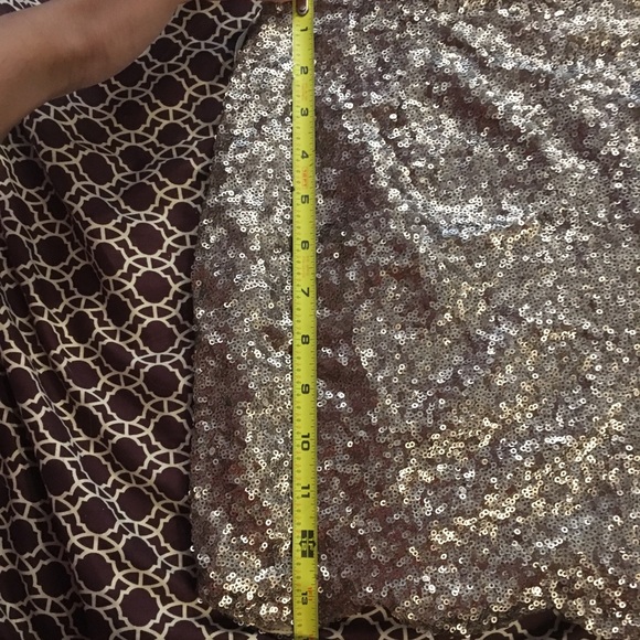 TOBI: Sequin gold mini skirt - Picture 2 of 3